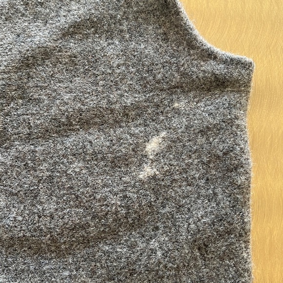 Zara Gray Off The Shoulder Top - Picture 2 of 4